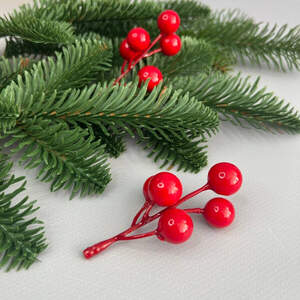 Калина лаковая веточка Ø12-18 мм, для декора, длина 8 см - красный Калина лаковая веточка Ø12-18 мм, для декора, длина 8 см - красный