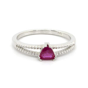Серебряное кольцо 925 пробы 2,39 гр. с розовым кенийским рубином класса АААА и белыми топазами с США 0,64 карат