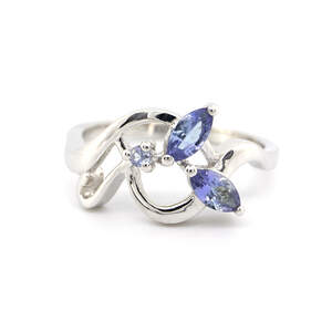 Серебряное кольцо 925 пробы 2,95 г с танзанитом Маньяра АААА 0,54 карат