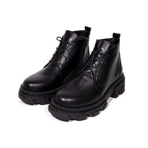 Черевики жіночі, чорного кольору з натуральної шкіри