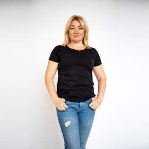 Футболка жіноча чорного кольору