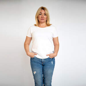 Футболка жіноча білого кольору
