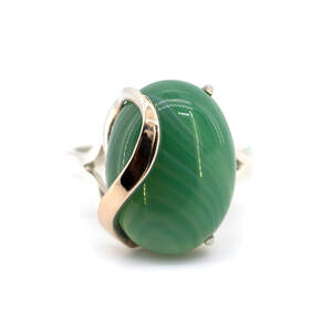 Серебряное кольцо 925 пробы с золотом 375 пробы 3,94 г с зеленым агатом 6,6 карат