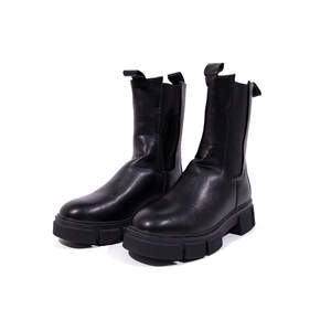 Жіночі чоботи з еко-шкіри чорного кольору Жіночі чоботи з еко-шкіри чорного кольору