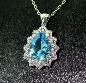 Серебряная подвеска 925 пробы 6,26 г с голубым Топазом и цирконами 5,65 карат Серебряная подвеска 925 пробы 6,26 г с голубым Топазом и цирконами 5,65 карат
