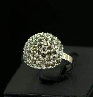 Серебряное кольцо 925 пробы с золотом 375 пробы 3,9 г с зелеными цирконами 1,58 карат Серебряное кольцо 925 пробы с золотом 375 пробы 3,9 г с зелеными цирконами 1,58 карат
