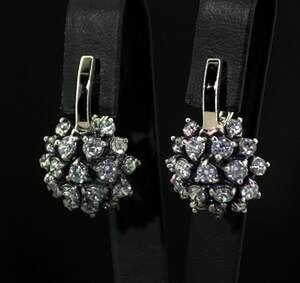 Серебряные серьги 925 пробы с золотом 375 пробы 7,96 г с белыми цирконами 7 карат Серебряные серьги 925 пробы с золотом 375 пробы 7,96 г с белыми цирконами 7 карат