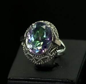 Серебряное кольцо 925 пробы с золотом 375 пробы 5,74 г с містичним Топазом 8,22 карат Серебряное кольцо 925 пробы с золотом 375 пробы 5,74 г с містичним Топазом 8,22 карат