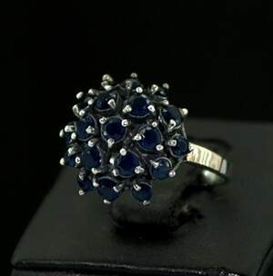 Серебряное кольцо 925 пробы с золотом 375 пробы 4 г с синими цирконами 3,5 карат Серебряное кольцо 925 пробы с золотом 375 пробы 4 г с синими цирконами 3,5 карат
