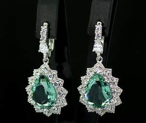 Серебряные серьги 925 пробы 13,38 г с зелеными Топазами и цирконами 12,77 карат Серебряные серьги 925 пробы 13,38 г с зелеными Топазами и цирконами 12,77 карат