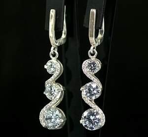 Серебряные серьги 925 пробы с золотом 375 пробы 16,17 г с цирконами 11,51 карат Серебряные серьги 925 пробы с золотом 375 пробы 16,17 г с цирконами 11,51 карат