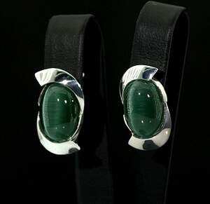 Серебряные серьги 925 пробы 6,48 г с зеленымм Улекситами 10,98 карат Серебряные серьги 925 пробы 6,48 г с зеленымм Улекситами 10,98 карат