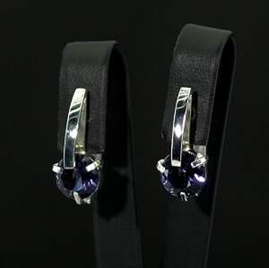 Серебряные серьги 925 пробы 4,7 г с африканскими Аметистами 4,04 карат Серебряные серьги 925 пробы 4,7 г с африканскими Аметистами 4,04 карат