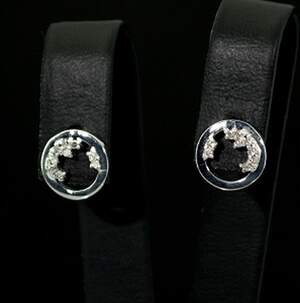 Серебряные серьги 925 пробы 2,15 г с африканскими Діамантами VVS1 0,09 карат Серебряные серьги 925 пробы 2,15 г с африканскими Діамантами VVS1 0,09 карат