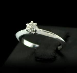 Серебряное кольцо 925 пробы 1,89 г с Діамантом Кр 57 4/7 0,22 карат Серебряное кольцо 925 пробы 1,89 г с Діамантом Кр 57 4/7 0,22 карат