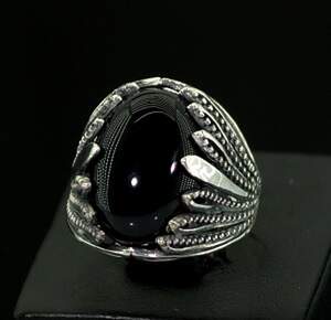 Срібна каблучка 925 проби 7 г з чорним Оніксом 6,35 карат Срібна каблучка 925 проби 7 г з чорним Оніксом 6,35 карат