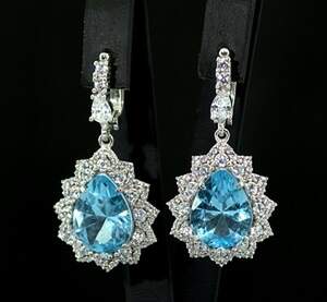 Срібні сережки 925 проби 14,78 г з блакитними Топазами та цирконами 12,77 карат Срібні сережки 925 проби 14,78 г з блакитними Топазами та цирконами 12,77 карат