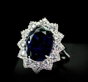 Срібна каблучка 925 проби 8,09 г з Лінде Танзанітом та цирконами 7,14 карат Срібна каблучка 925 проби 8,09 г з Лінде Танзанітом та цирконами 7,14 карат