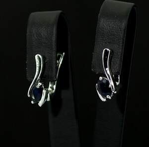 Серебряные серьги 925 пробы 3,08 г со шри-ланкийскими Сапфірами АААА 1,27 карат Серебряные серьги 925 пробы 3,08 г со шри-ланкийскими Сапфірами АААА 1,27 карат