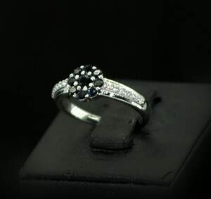 Серебряное кольцо 925 пробы 2,18 г со шри-ланкийскими Сапфірами класса АААА и цирконами 0,67 карат Серебряное кольцо 925 пробы 2,18 г со шри-ланкийскими Сапфірами класса АААА и цирконами 0,67 карат