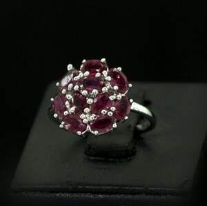 Серебряное кольцо 925 пробы 2,82 г с розовыми кенийскими Рубінами класса АААА 3,07 карат Серебряное кольцо 925 пробы 2,82 г с розовыми кенийскими Рубінами класса АААА 3,07 карат