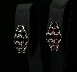 Серебряные серьги 925 пробы 4,09 г с мозамбійськими Гранатами 4,14 карат Серебряные серьги 925 пробы 4,09 г с мозамбійськими Гранатами 4,14 карат