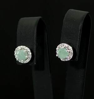 Срібні сережки 925 проби 2,44 г з бразильськими Смарагдами класу АААА та цирконами 1,44 карат Срібні сережки 925 проби 2,44 г з бразильськими Смарагдами класу АААА та цирконами 1,44 карат
