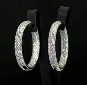 Сережки у срібному покритті з білими цирконами 4,31 карат Сережки у срібному покритті з білими цирконами 4,31 карат