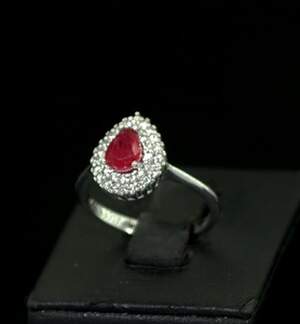 Серебряное кольцо 925 пробы 2,85 г с Турмаліном Рубелітом и цирконами 1,57 карат Серебряное кольцо 925 пробы 2,85 г с Турмаліном Рубелітом и цирконами 1,57 карат