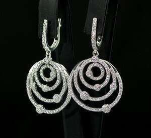 Серебряные серьги 925 пробы 9,25 г с белыми цирконами 3,9 карат Серебряные серьги 925 пробы 9,25 г с белыми цирконами 3,9 карат