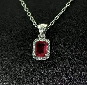 Срібна підвіска 925 проби 1,6 г з Турмаліном Рубелітом та цирконами 2,11 карат Срібна підвіска 925 проби 1,6 г з Турмаліном Рубелітом та цирконами 2,11 карат