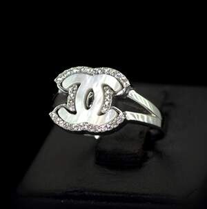 Срібна каблучка 925 проби 4,24 г з Перламутром та цирконами 1,85 карат Срібна каблучка 925 проби 4,24 г з Перламутром та цирконами 1,85 карат