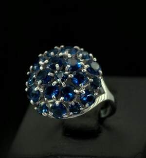 Срібна каблучка 925 проби 4 г з синіми цирконами 3,29 карат Срібна каблучка 925 проби 4 г з синіми цирконами 3,29 карат