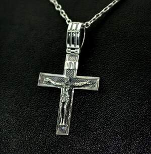 Срібна підвіска-хрестик 925 проби 3,9 г Срібна підвіска-хрестик 925 проби 3,9 г