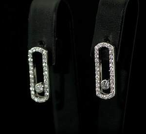 Серебряные серьги 925 пробы 2,85 г с белыми цирконами 1,25 карат Серебряные серьги 925 пробы 2,85 г с белыми цирконами 1,25 карат
