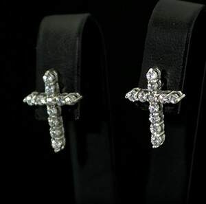 Серебряные серьги 925 пробы 2,6 г с белыми цирконами 0,75 карат Серебряные серьги 925 пробы 2,6 г с белыми цирконами 0,75 карат