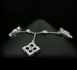 Серебряный браслет 925 пробы 5,45 г с белыми цирконами 1,9 карат 16,5-20 см Серебряный браслет 925 пробы 5,45 г с белыми цирконами 1,9 карат 16,5-20 см