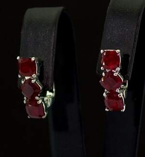 Серебряные серьги 925 пробы 3,51 г с африканскими Роял Рубінами класса АААА 5,01 карат Серебряные серьги 925 пробы 3,51 г с африканскими Роял Рубінами класса АААА 5,01 карат