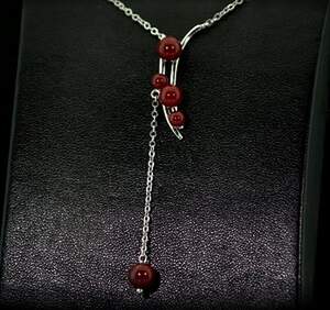 Серебряное колье 925 пробы 4,31 г с красными Коралами 3,94 карат 43-46 см Серебряное колье 925 пробы 4,31 г с красными Коралами 3,94 карат 43-46 см