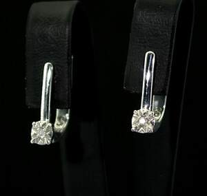 Срібні сережки 925 проби 2,67 г з африканськими Діамантами VVS1 0,07 карат Срібні сережки 925 проби 2,67 г з африканськими Діамантами VVS1 0,07 карат