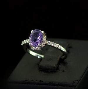 Срібна каблучка 925 проби 1,87 г з бразильським Аметистом та цирконами 1,51 карат