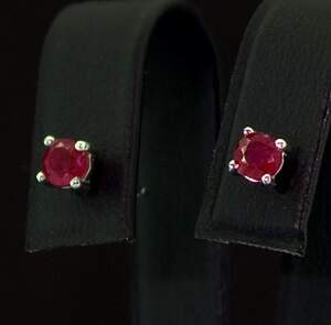 Серебряные серьги 925 пробы 0,96 гр. с африканскими Роял рубинами класса AAAA 0,8 карат