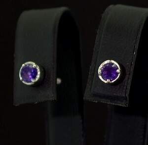 Срібні сережки 925 проби 1,66 г з африканськими Аметистами 0,54 карат Срібні сережки 925 проби 1,66 г з африканськими Аметистами 0,54 карат
