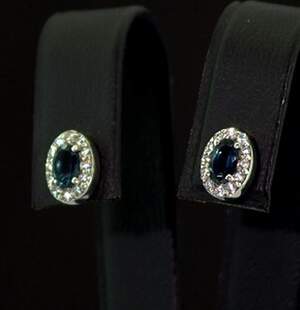 Срібні сережки 925 проби 2,07 г з Лондон Блу Топазами та фіанітами 0,89 карат Срібні сережки 925 проби 2,07 г з Лондон Блу Топазами та фіанітами 0,89 карат