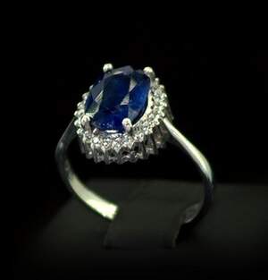 Срібна каблучка 925 проби 3,19 г з Кіанітом та фіанітами 3,51 карат Срібна каблучка 925 проби 3,19 г з Кіанітом та фіанітами 3,51 карат