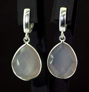 Сережки у срібному покритті з рожевими Халцедонами 5,22 г Сережки у срібному покритті з рожевими Халцедонами 5,22 г