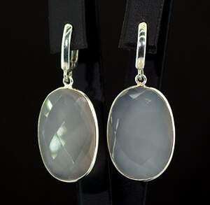 Сережки у срібному покритті з рожевими Халцедонами 8,9 г Сережки у срібному покритті з рожевими Халцедонами 8,9 г