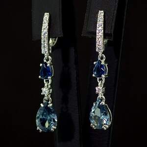 Срібні сережки 925 проби 5,01 г з Топазами Лондон Блу та фіанітами 2,95 карат Срібні сережки 925 проби 5,01 г з Топазами Лондон Блу та фіанітами 2,95 карат