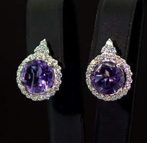 Срібні сережки 925 проби 6,17 г з бразильськими Аметистами та фіанітами 6,44 карат Срібні сережки 925 проби 6,17 г з бразильськими Аметистами та фіанітами 6,44 карат