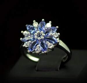 Срібна каблучка 925 проби 3,77 г з Танзанітами класу АААА та топазами зі США 1,87 карат